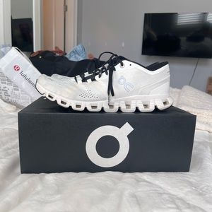 on cloud sneakers size 9.5
